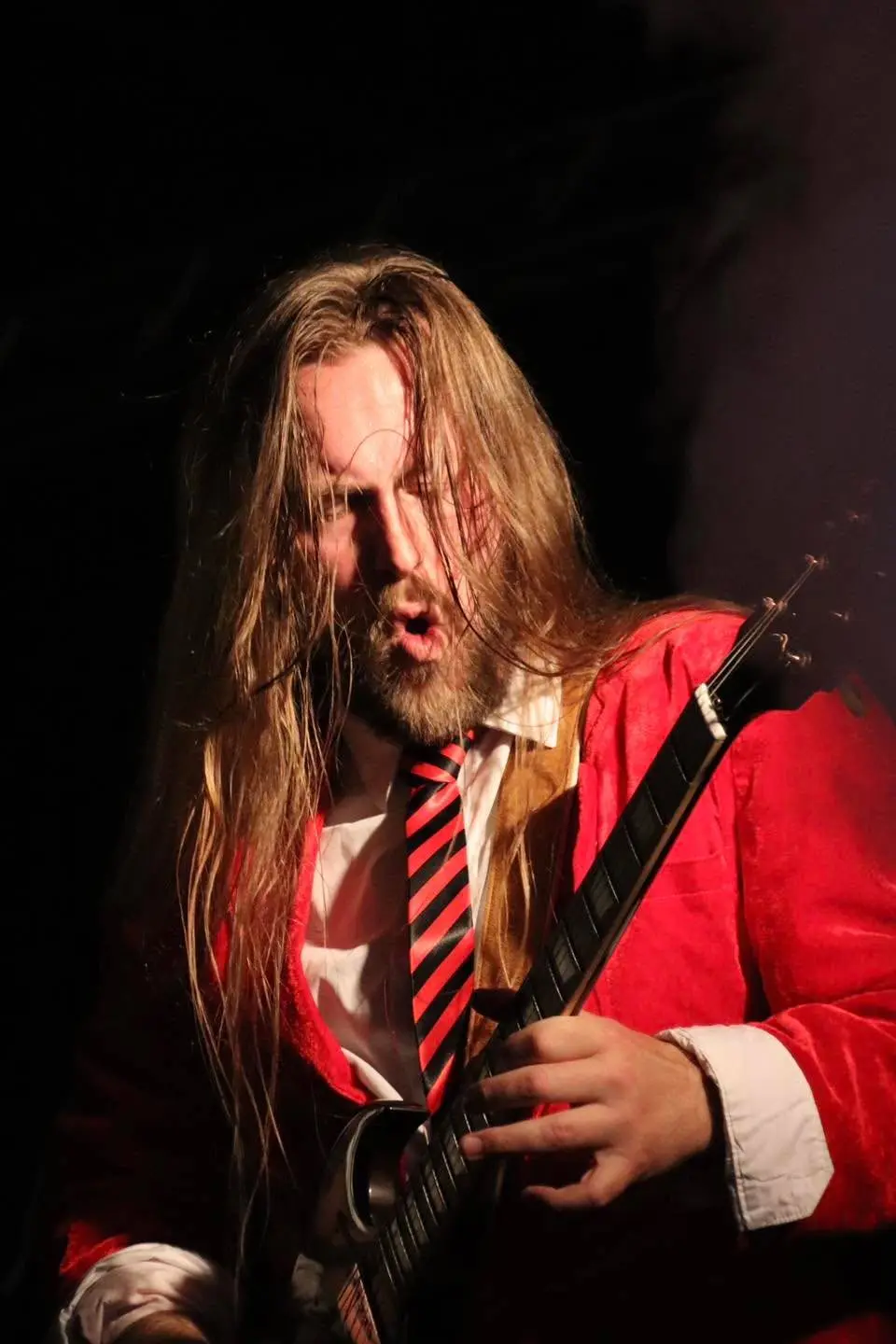 Live Wire spiller live, 8. august 2026